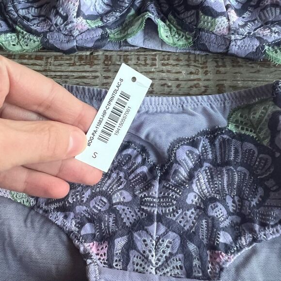 Adore me lingerie set - Picture 4 of 7